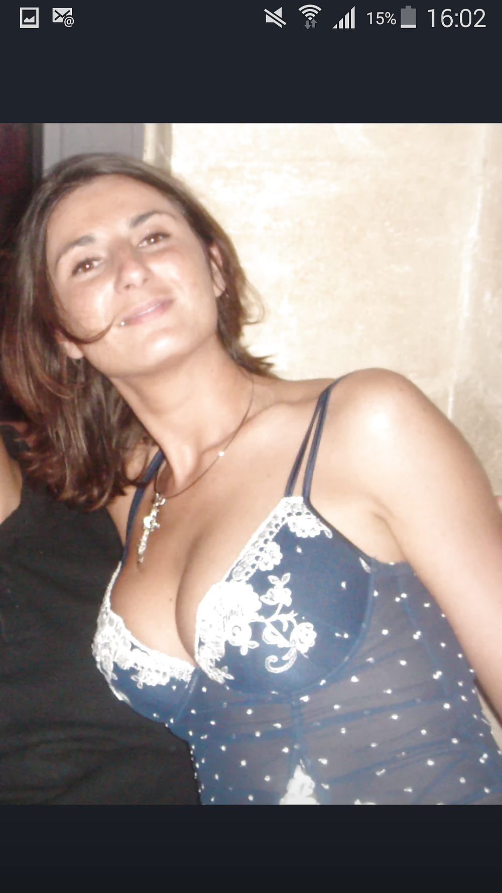 Gentille coquine aux beaux seins veut un garçon entreprenant pour baiser en semaine